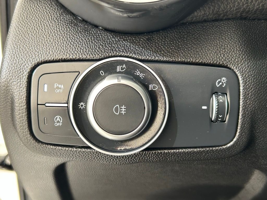 2025 Alfa Romeo Giulia Base - Photo 30