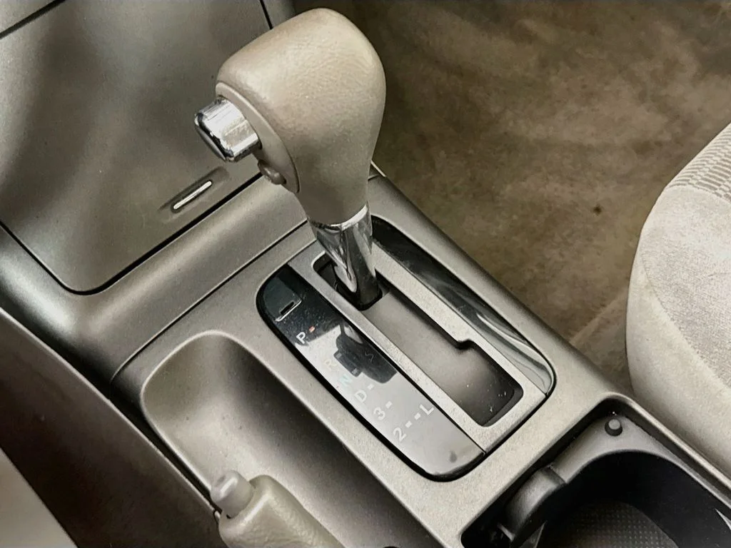 Used 2005 Lunar Mist Metallic Toyota STD image 19