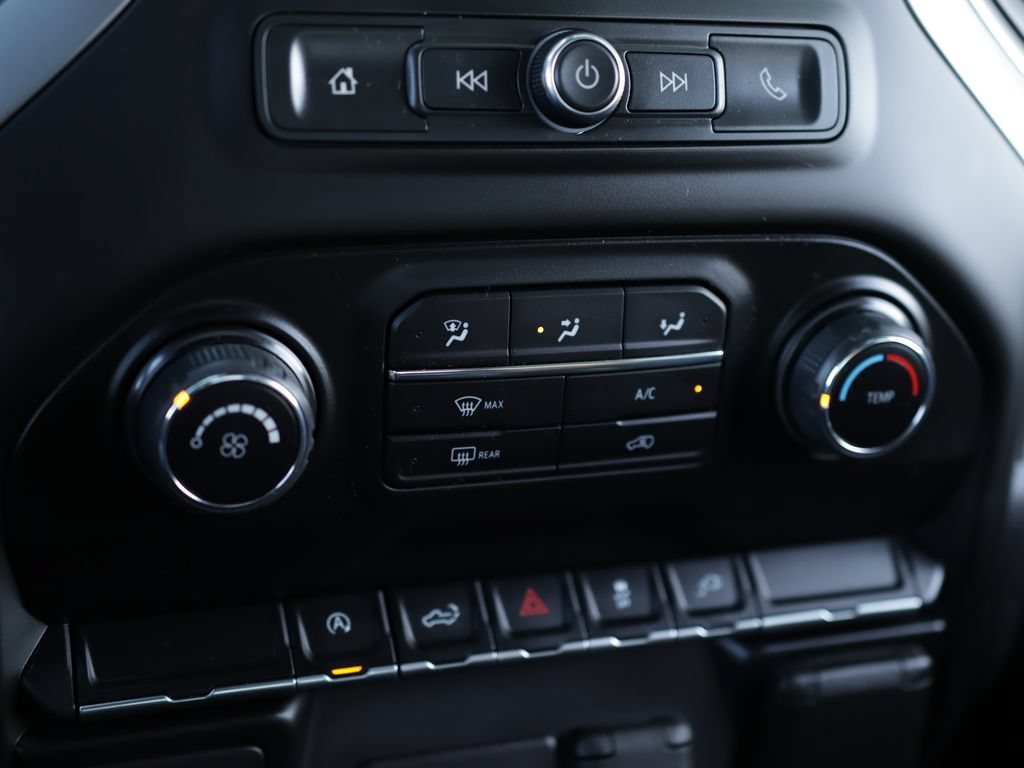 Used 2022 Northsky Blue Metallic Chevrolet Custom image 16