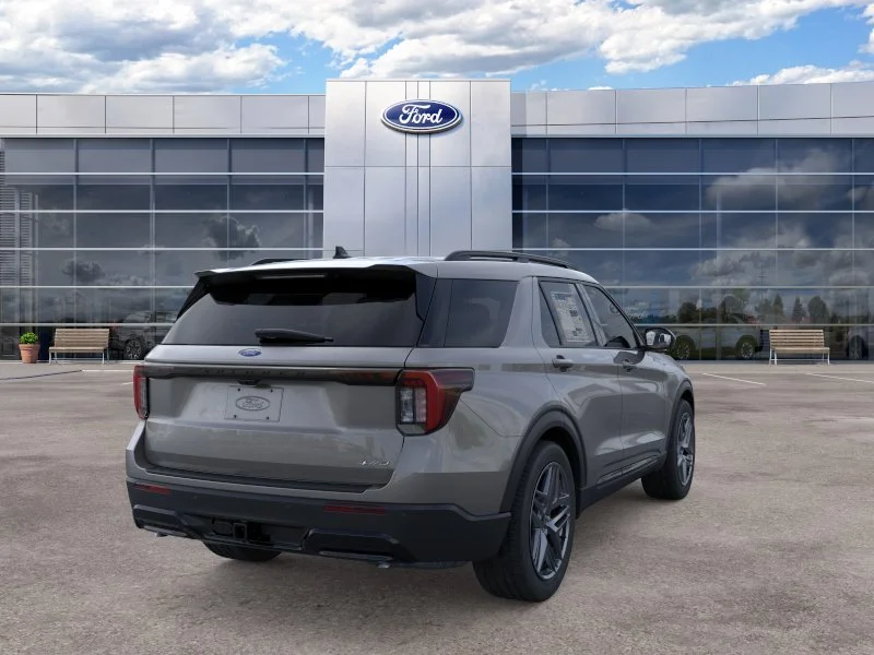 New 2026 Carbonized Gray Metallic Ford ST-Line image 8