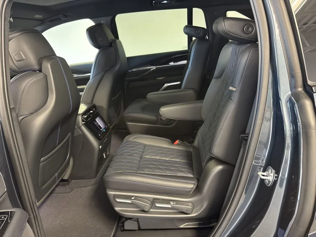 2025 Cadillac Escalade IQ Luxury 1 - Photo 29