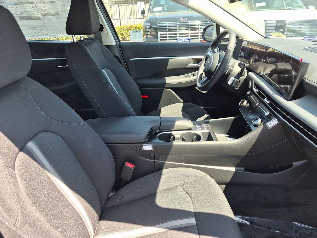 New 2026 Silver Hyundai SEL image 32