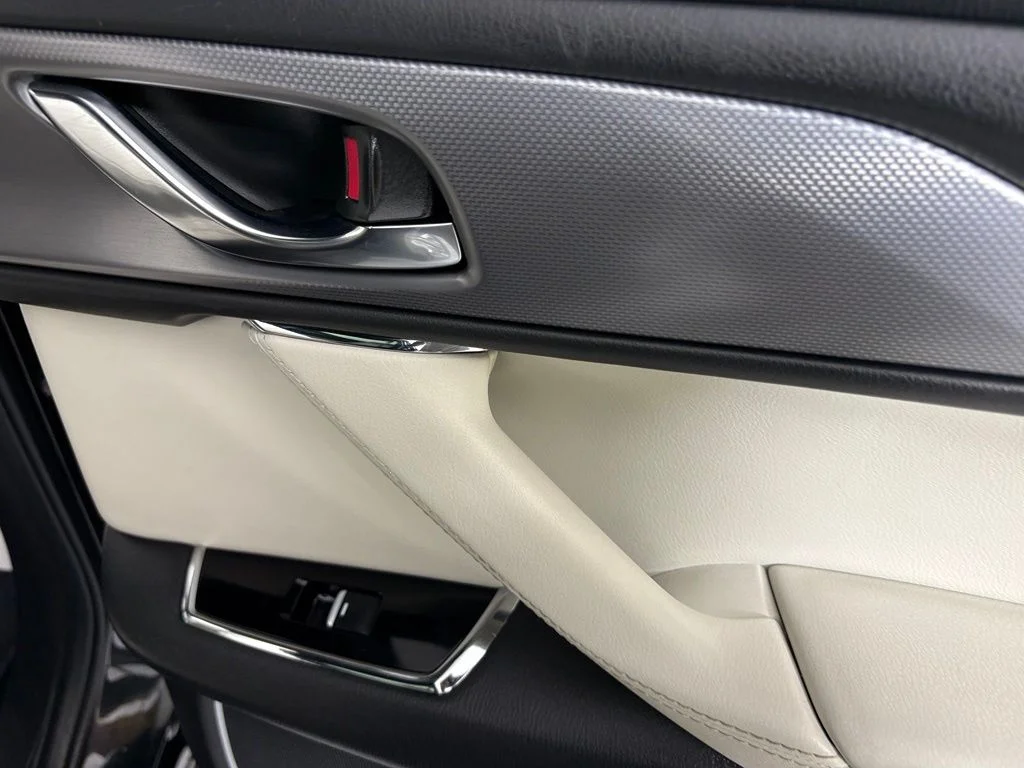 Used 2023 Black Mazda Signature image 16