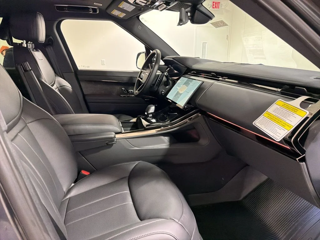 New 2026  Land Rover Dynamic SE image 25