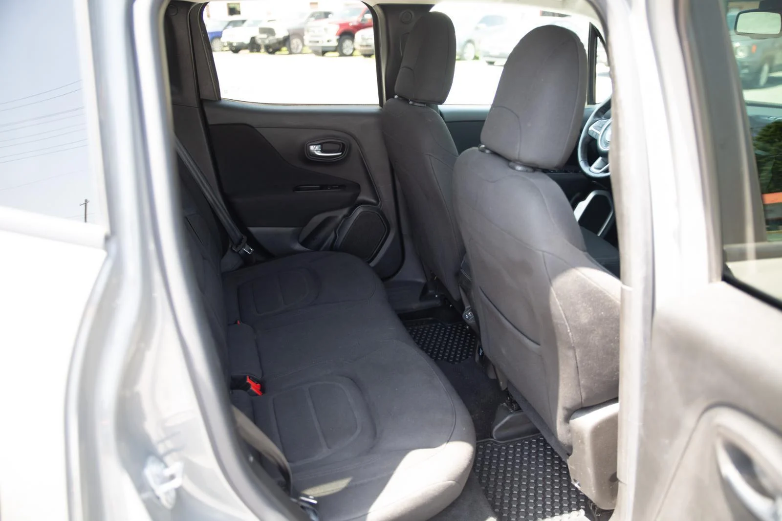 Used 2021 Graphite Gray Jeep Latitude image 23
