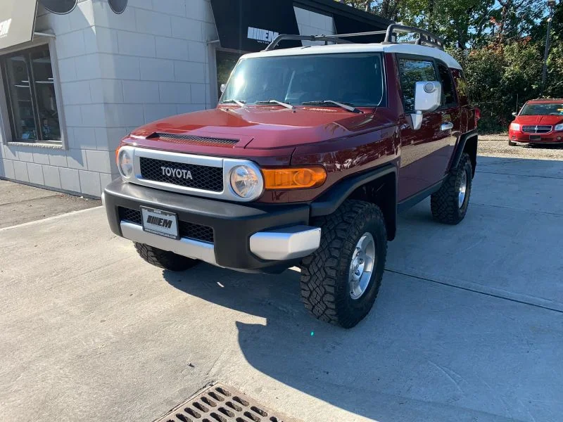 Used 2008 Red Toyota Sport Utility 2D image 2