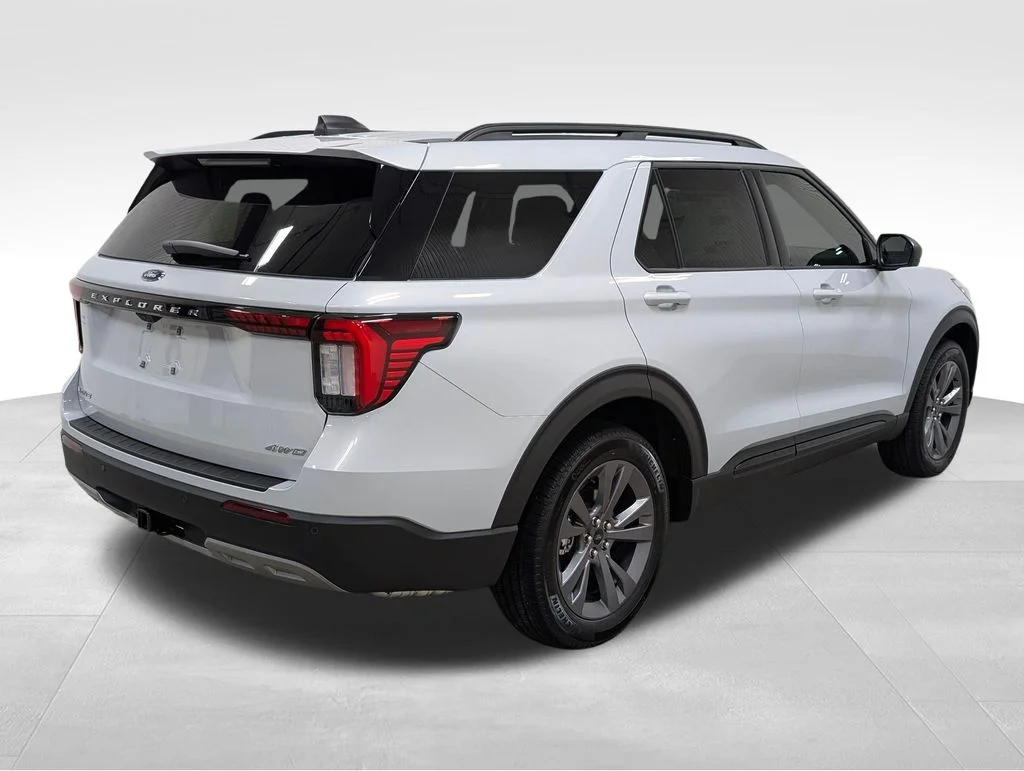 New 2026 Space White Metallic Ford Active image 18