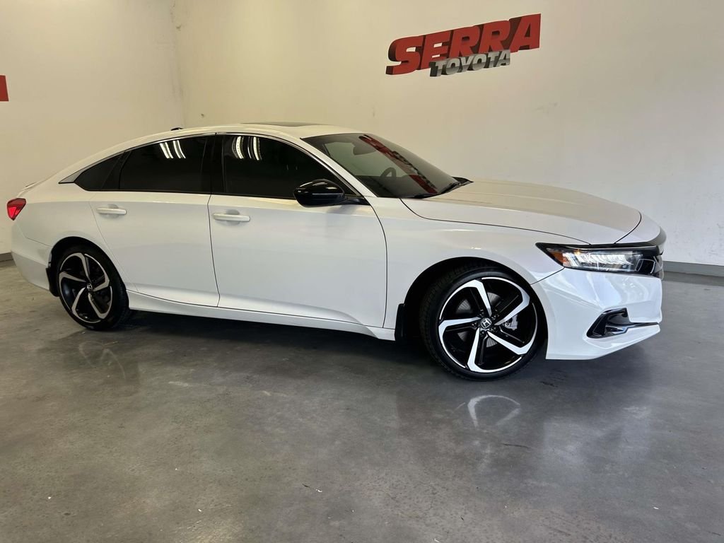 Used 2022  Honda Sport 2.0T image 2