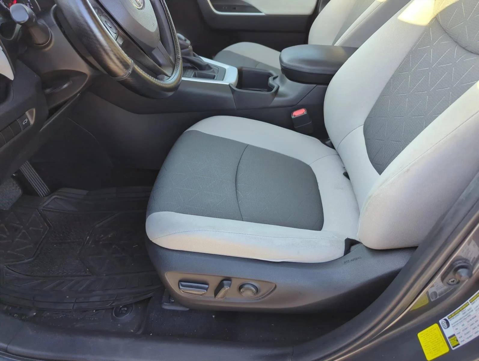Used 2022 Magnetic Gray Metallic Toyota XLE image 14