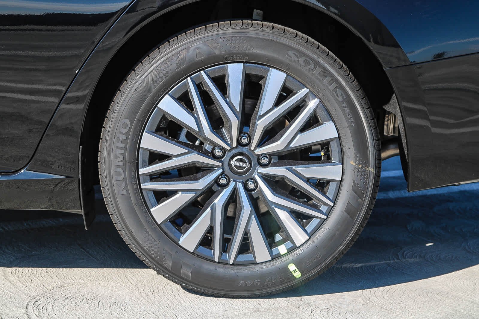 2025 Nissan Altima SV - Photo 10