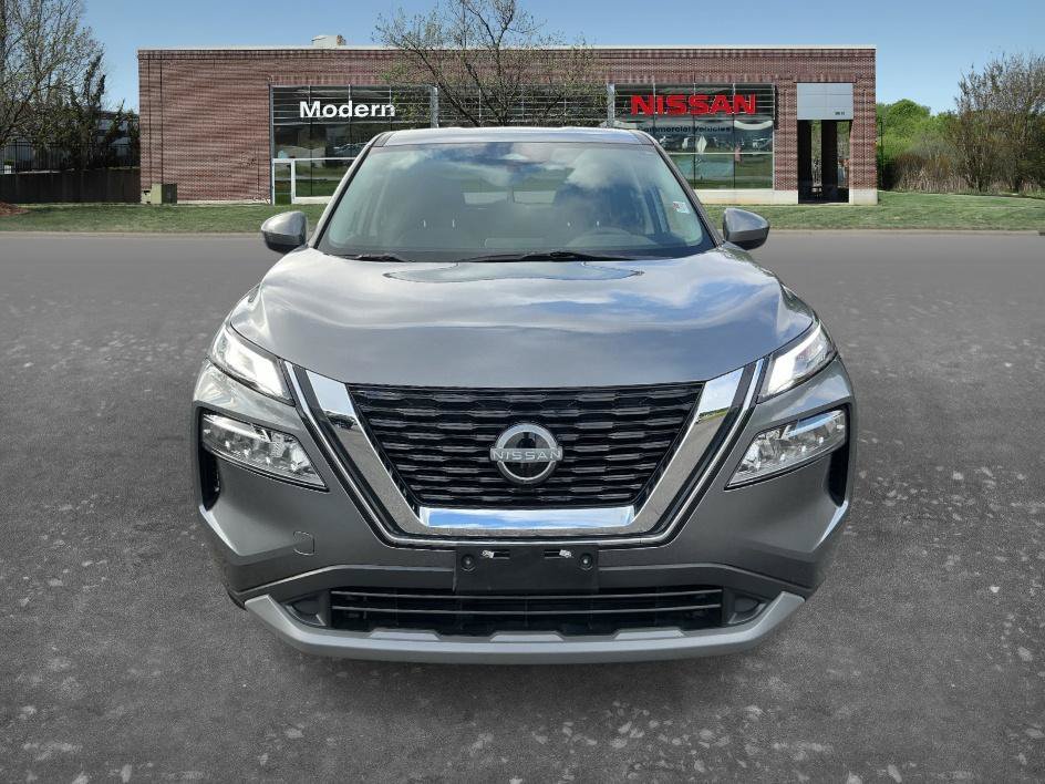 Used 2023 Gun Metallic Nissan SV image 6