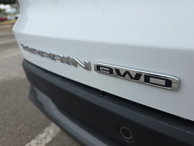 Used 2026 White GMC Elevation image 5
