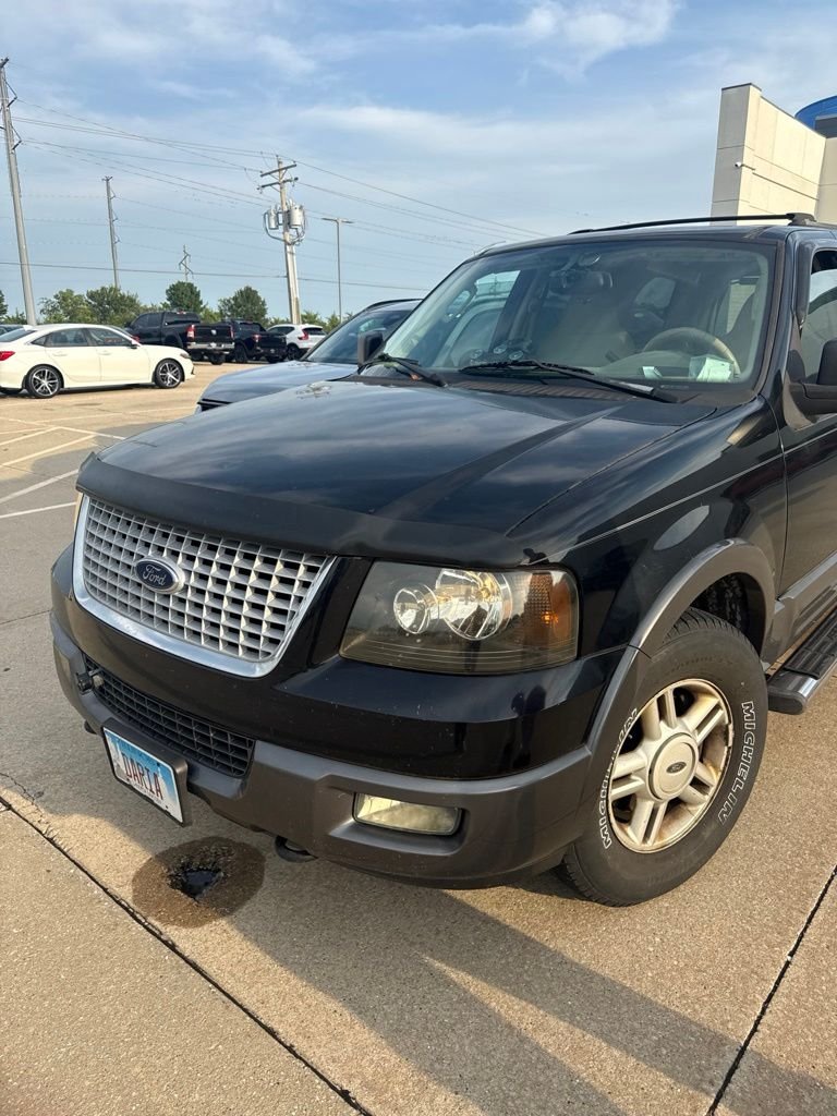 Used 2004 Black Ford XLT image 2