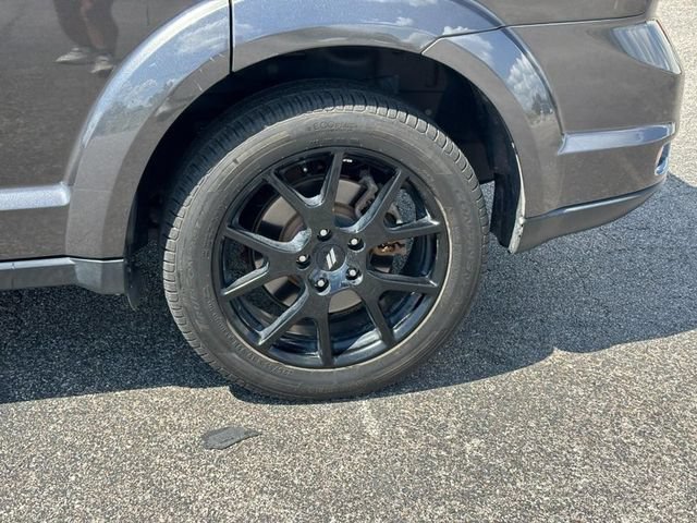Used 2019 Gray Dodge SE image 9