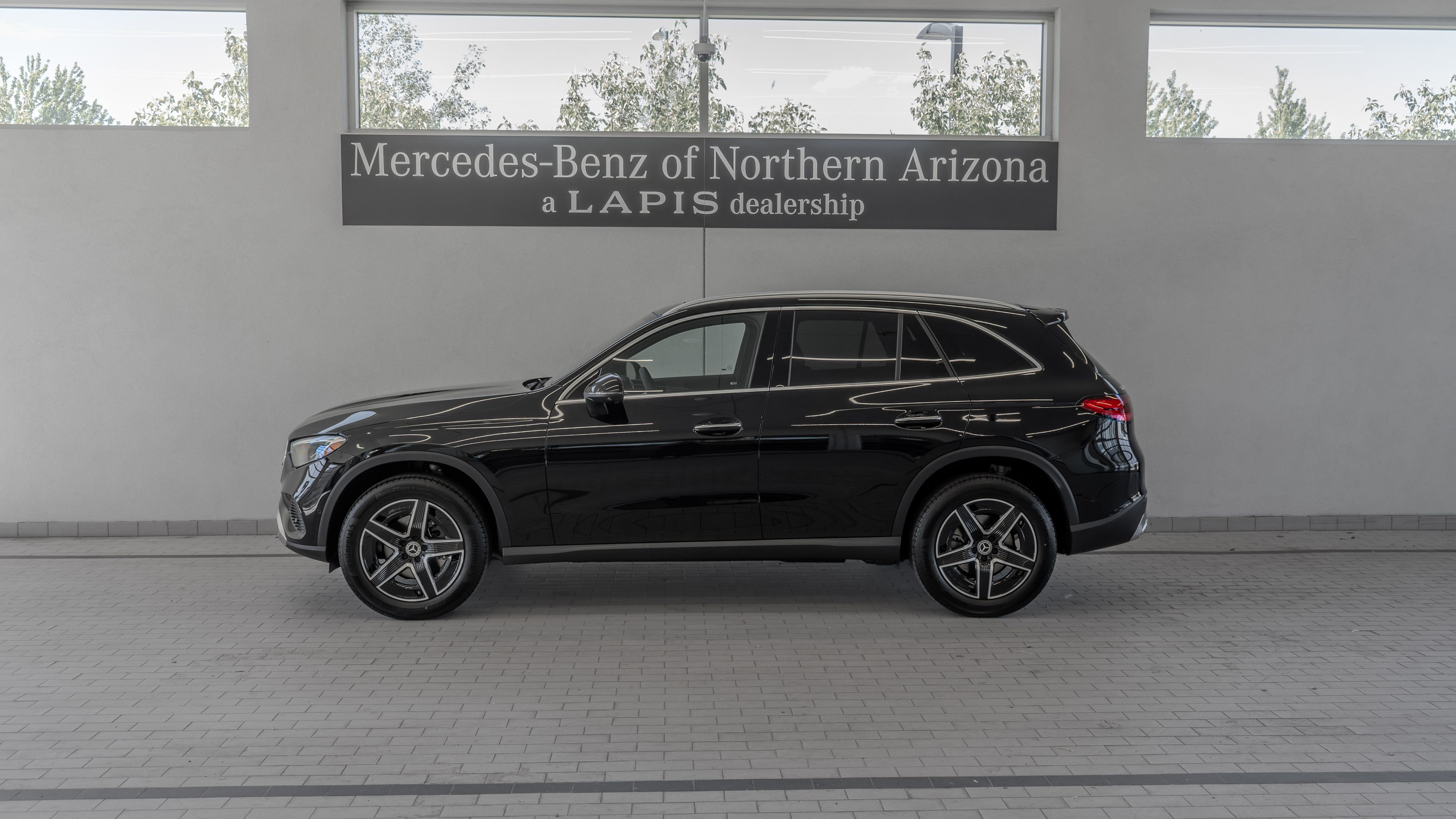 New 2026 Black Mercedes-Benz GLC 300 image 2