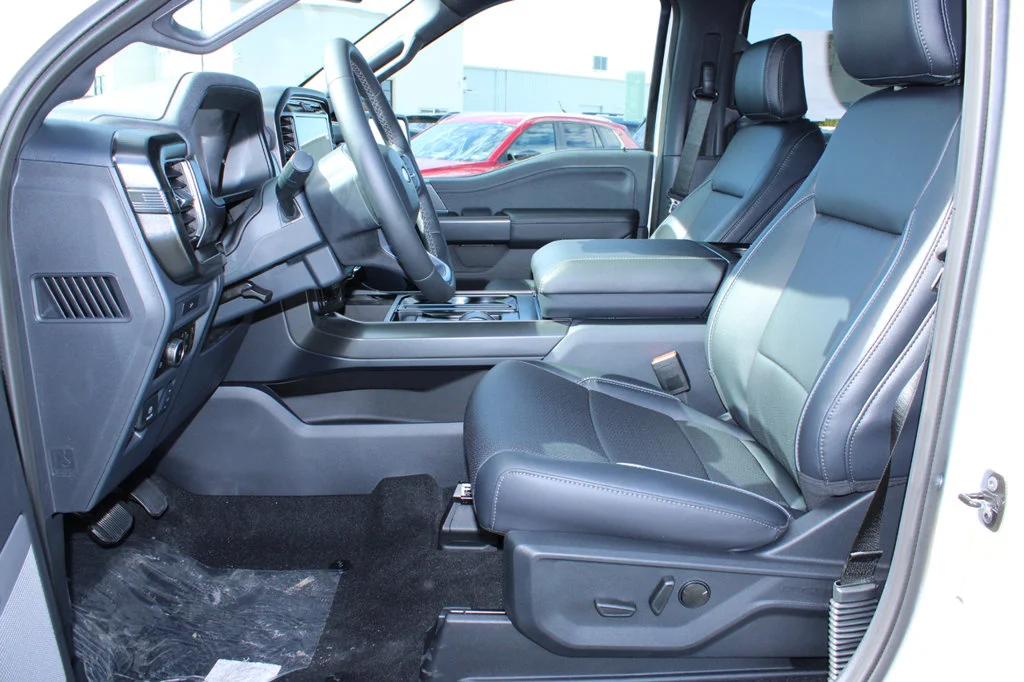 New 2026 Oxford White Ford Lariat® image 43