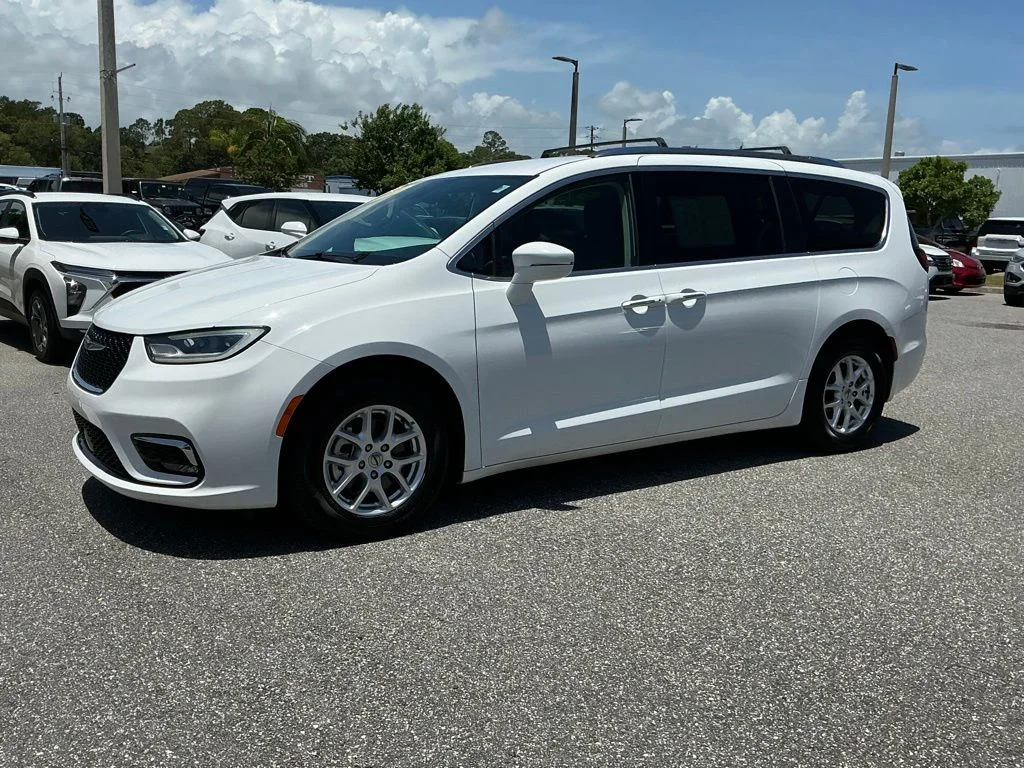 Used 2021 White Chrysler Touring L image 2