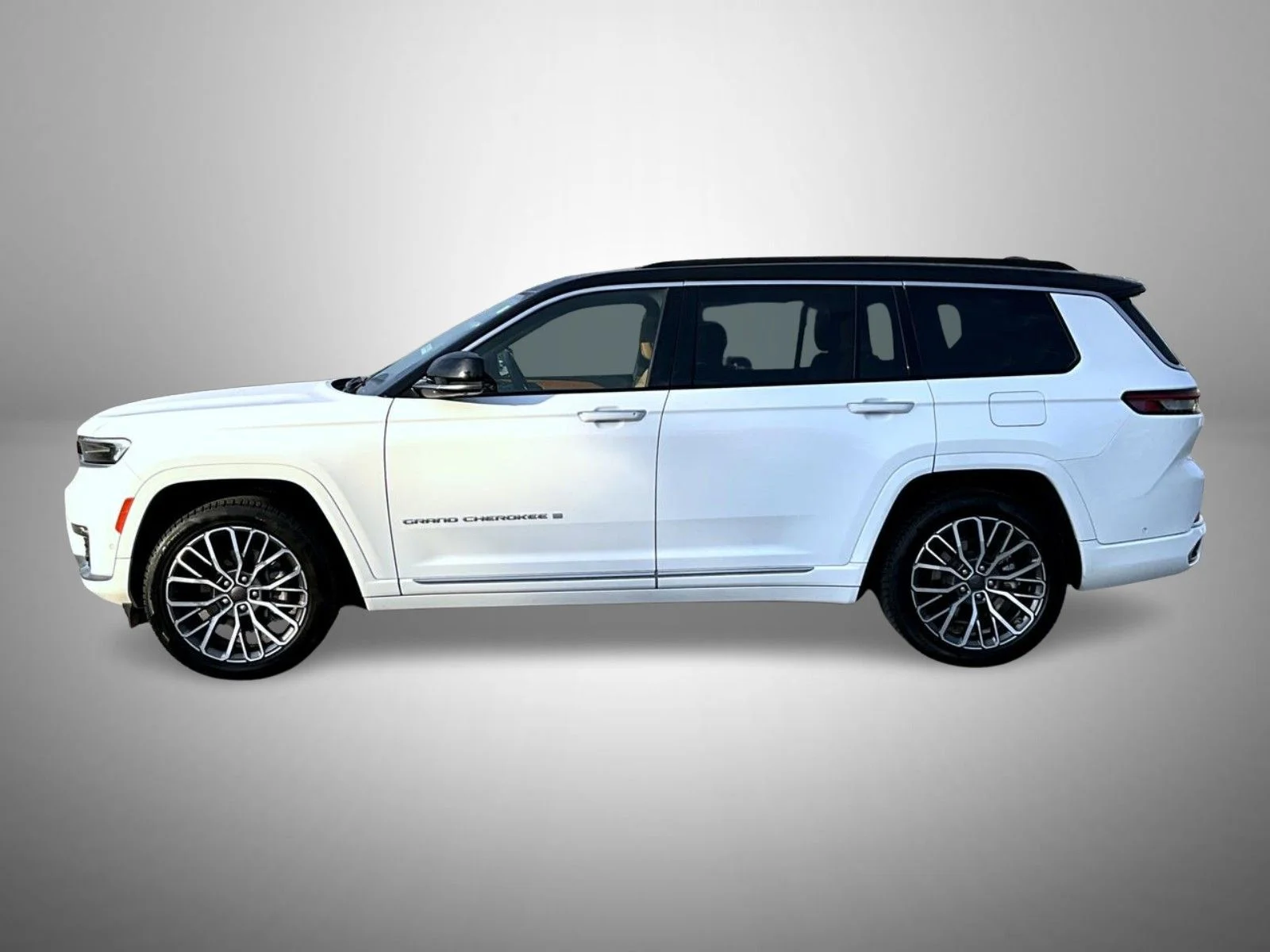 Used 2025 White Jeep Summit image 8