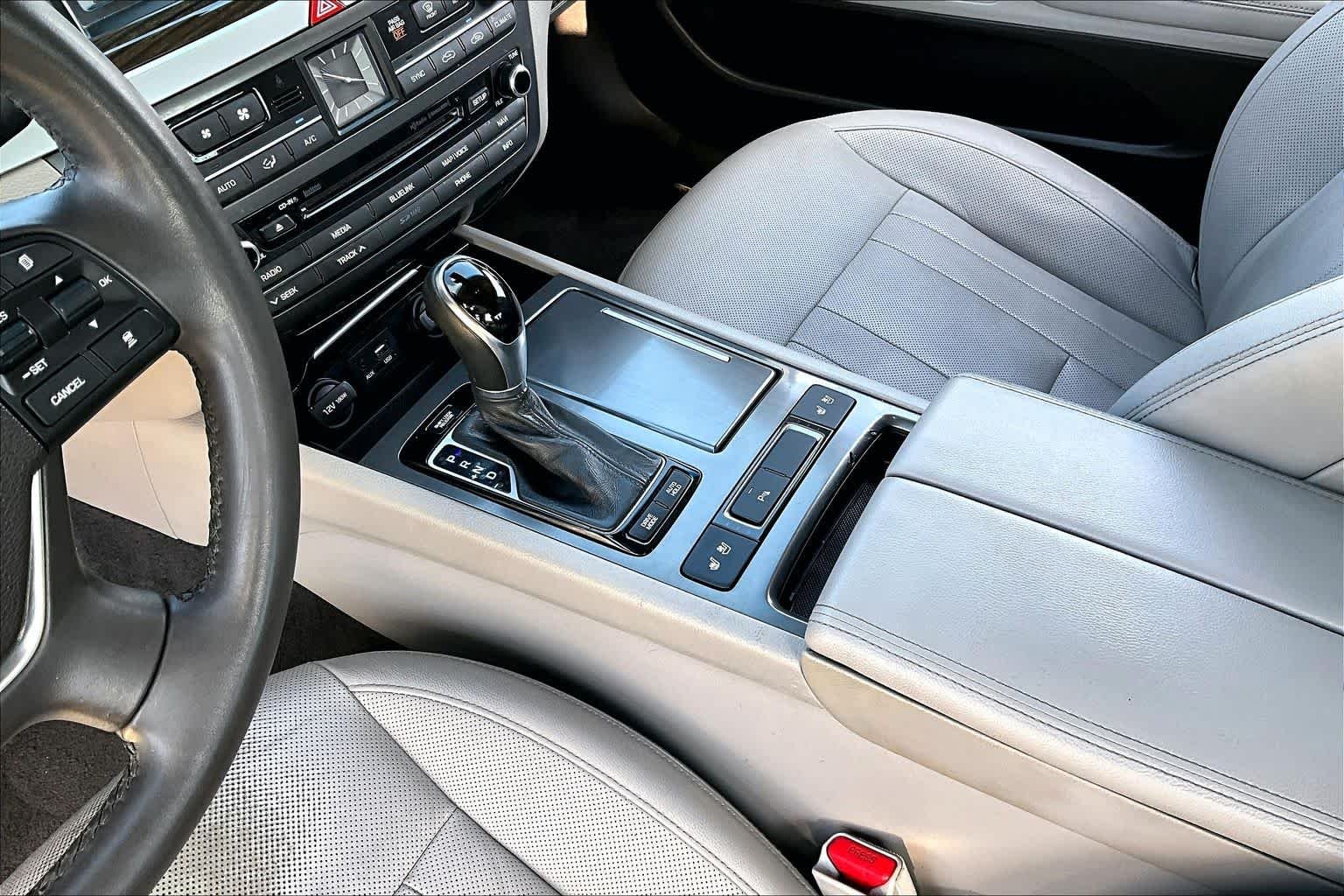 Used 2017 Casablanca White Genesis 3.8L image 17