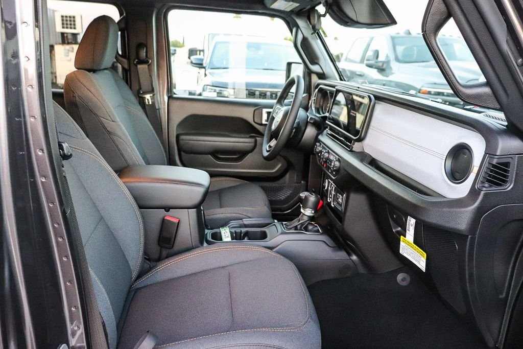 New 2026 Crystal Metallic Jeep California Edition image 19