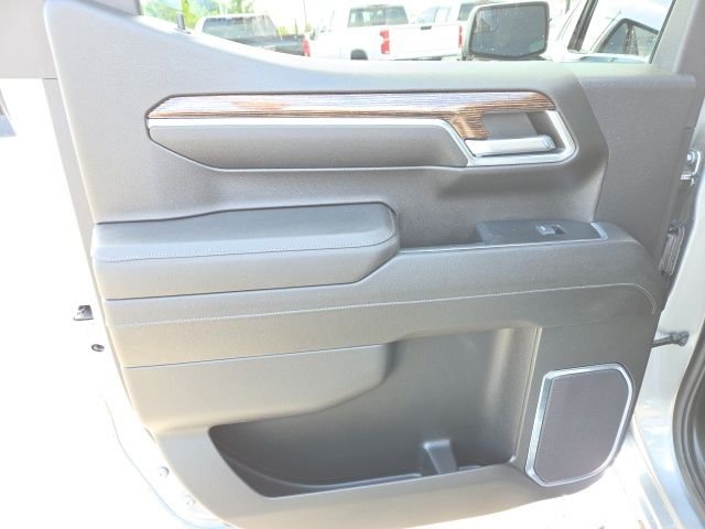 Used 2024 Silver GMC SLE image 11