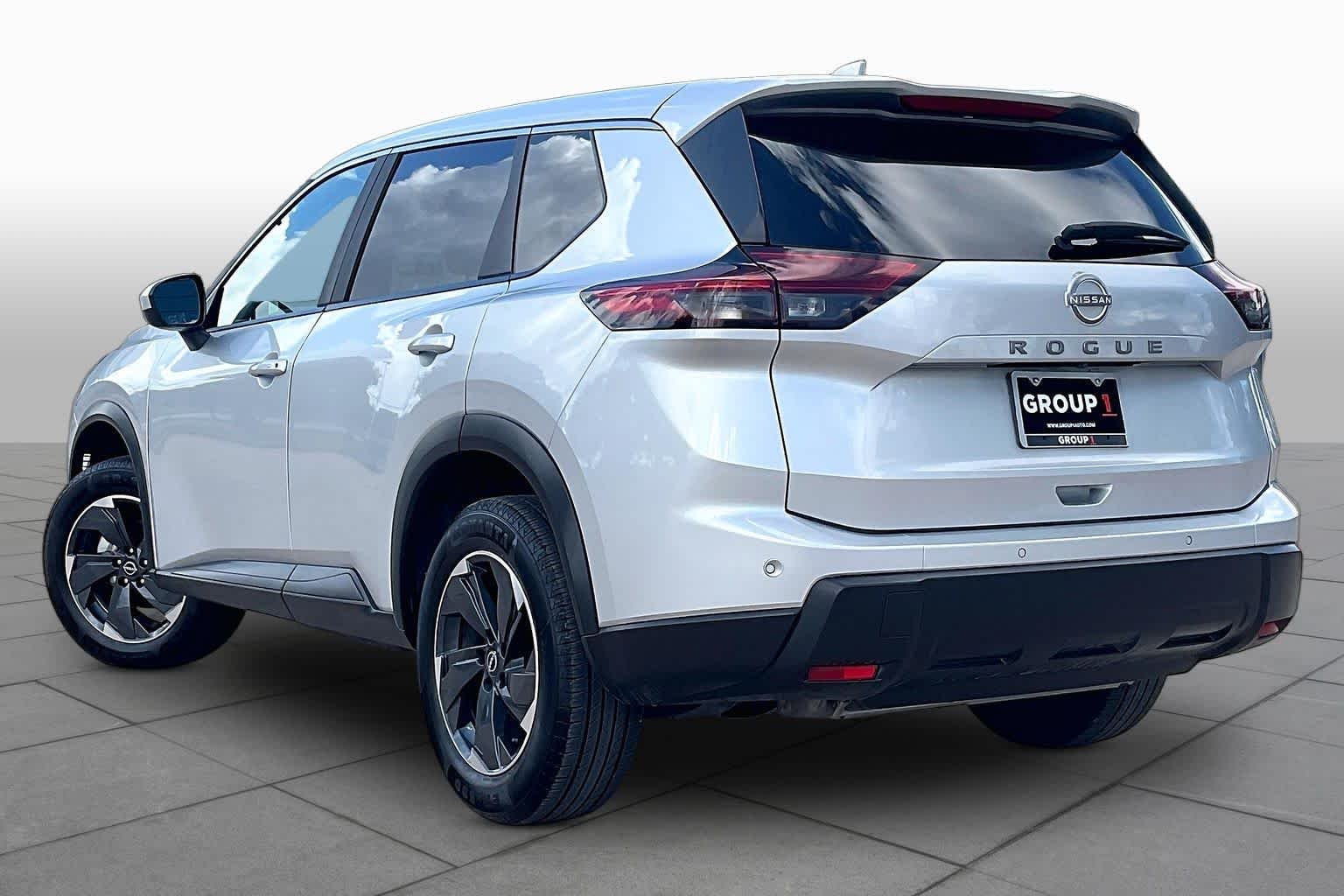 Used 2025 Brilliant Silver Metallic Nissan SV image 12