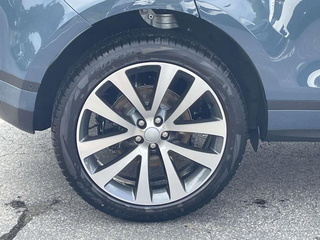 New 2026 Tribeca Blue Land Rover S image 6