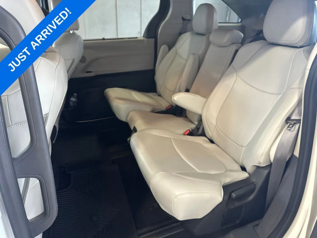 Used 2023 Ice Toyota LE image 5