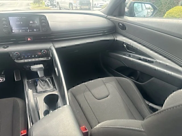 Used 2025 Gray Hyundai SEL Sport image 21