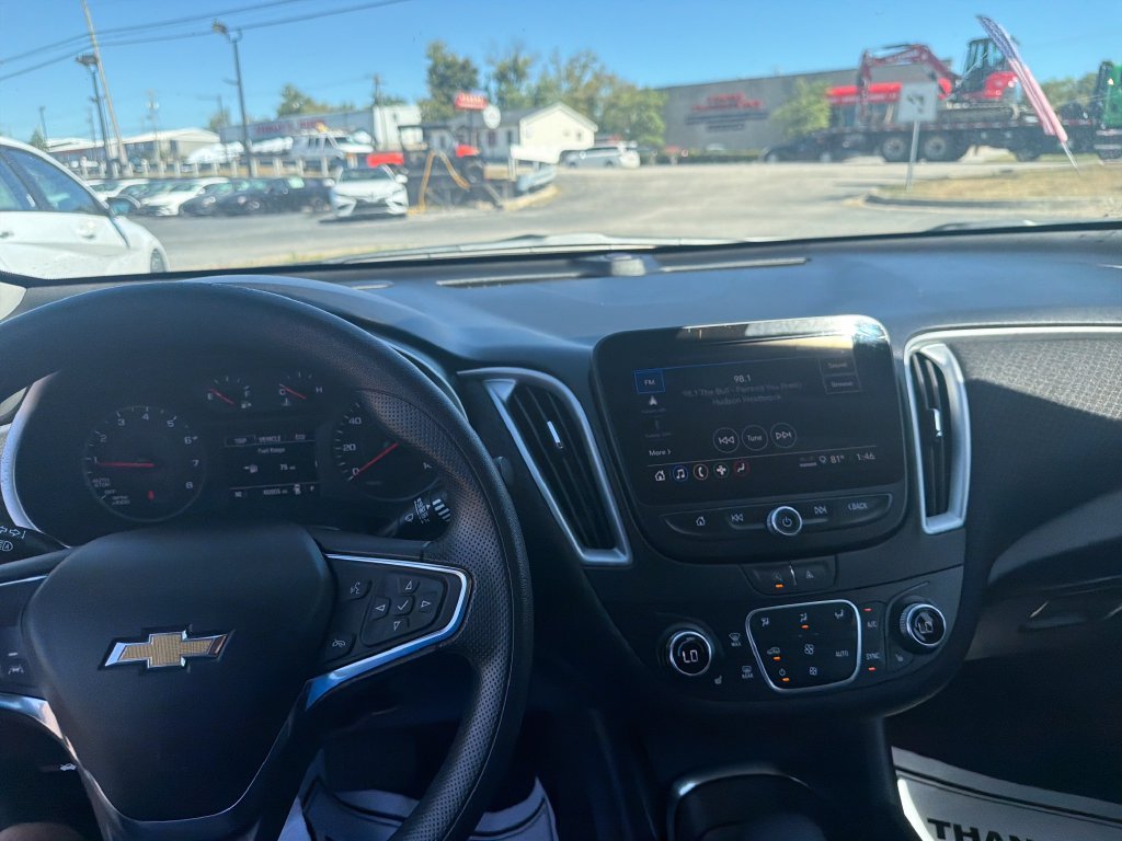 Used 2024 White Chevrolet LT image 21