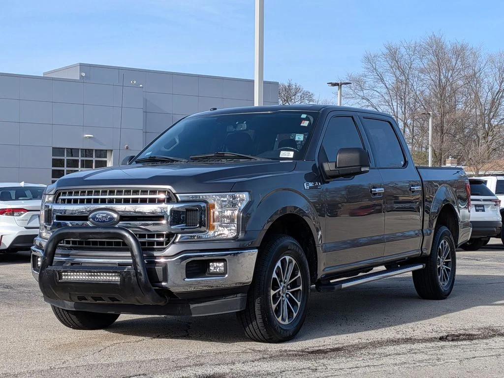 Used 2018 Gray Ford XLT image 3