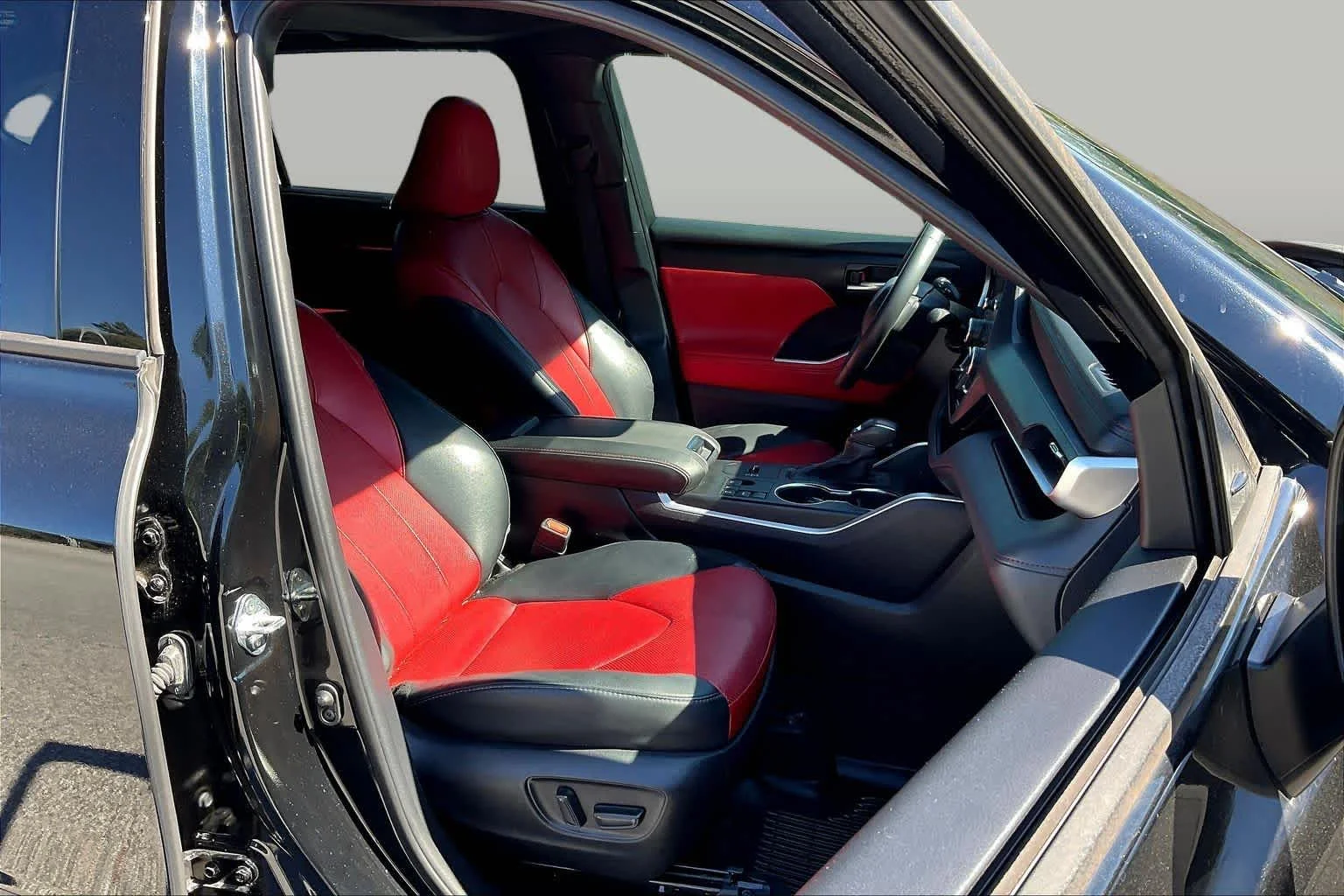 Used 2023 Midnight Black Metallic Toyota XSE image 9