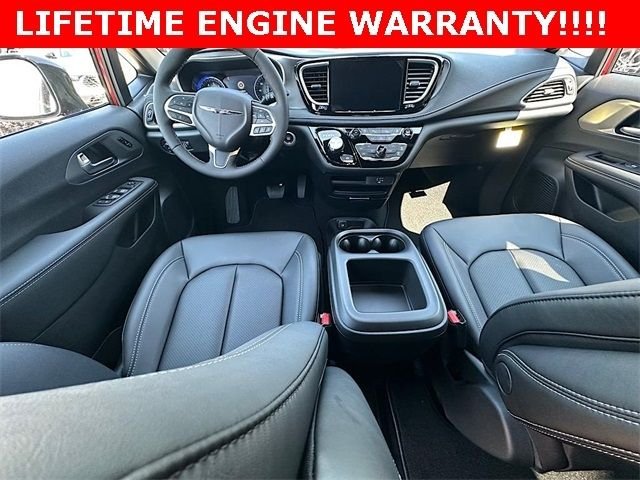 2026 Chrysler Pacifica Select - Photo 17