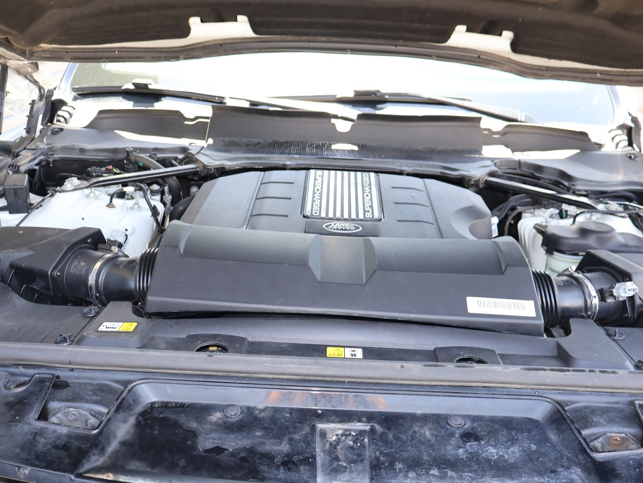 Used 2020 Fuji White Land Rover HSE Dynamic image 29