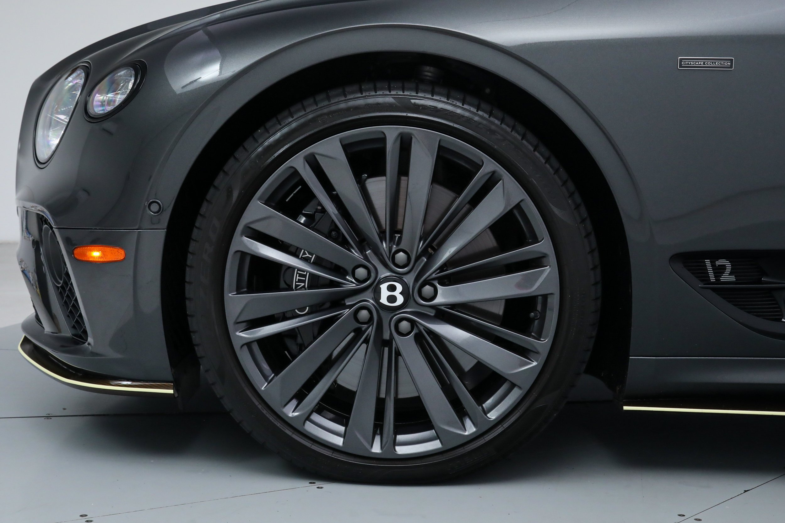 Used 2024 Gray Bentley  image 43