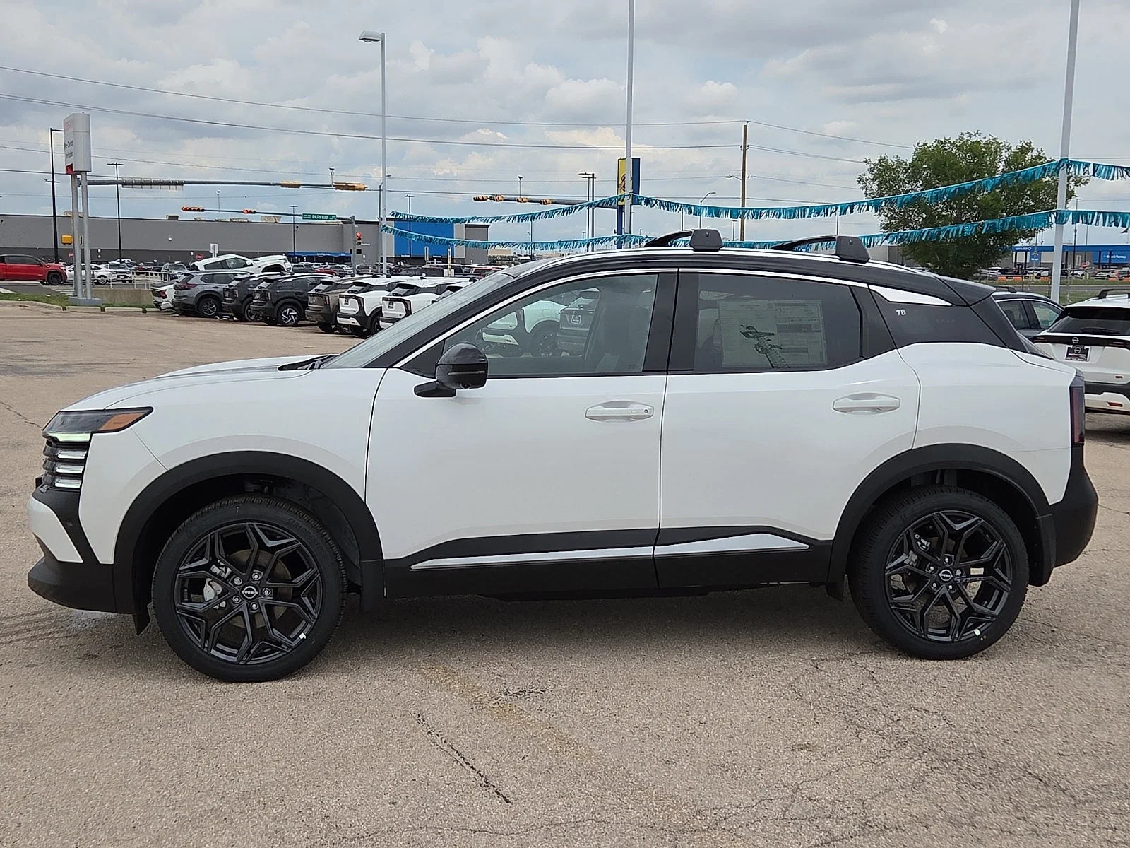 New 2026 XAB 2T White Black Nissan SR All-Wheel Drive image 2
