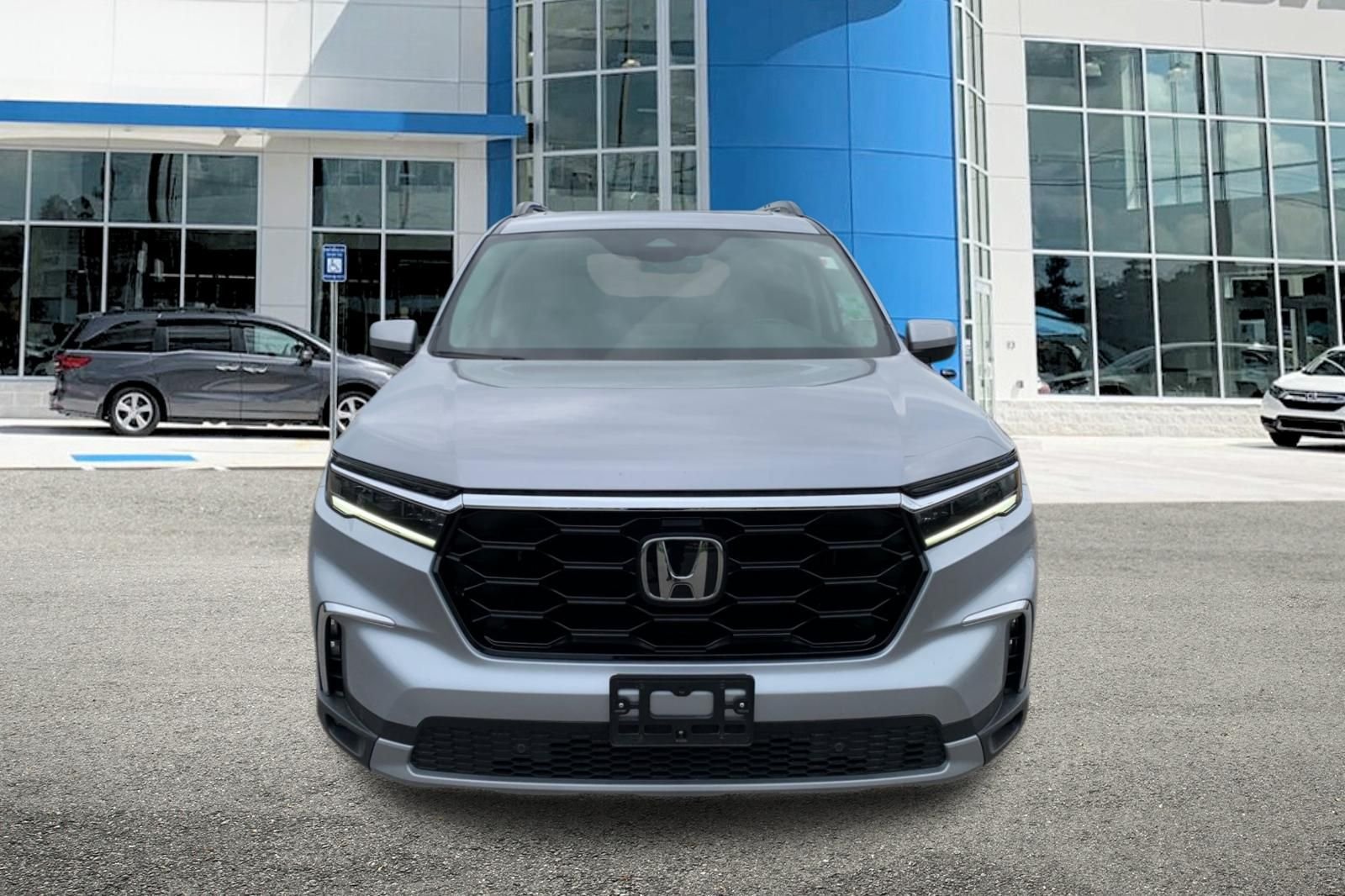 Certified Used 2023 Silver Honda Touring image 8