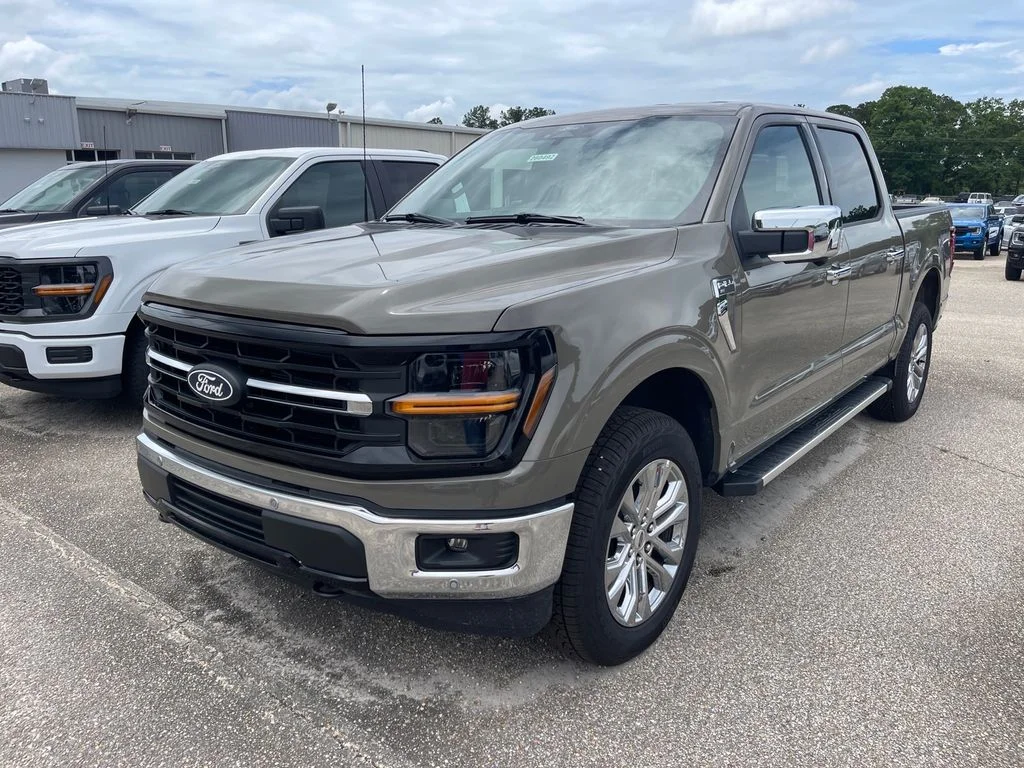 New 2026 Marsh Gray Ford XLT image 2