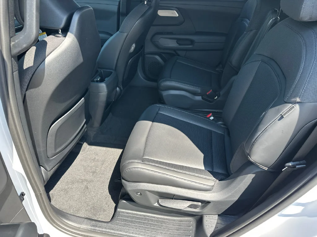New 2027 White Kia S image 22