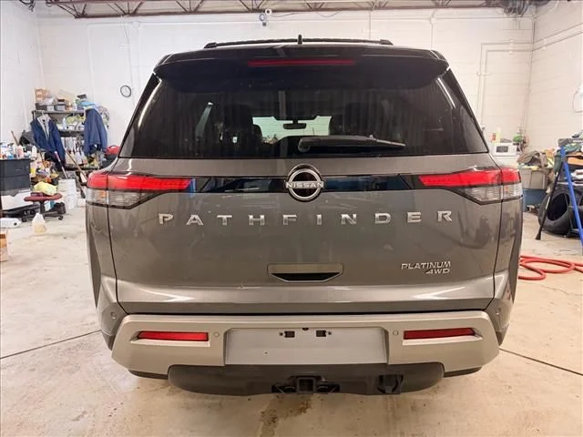 2023 Nissan Pathfinder Platinum - Photo 5