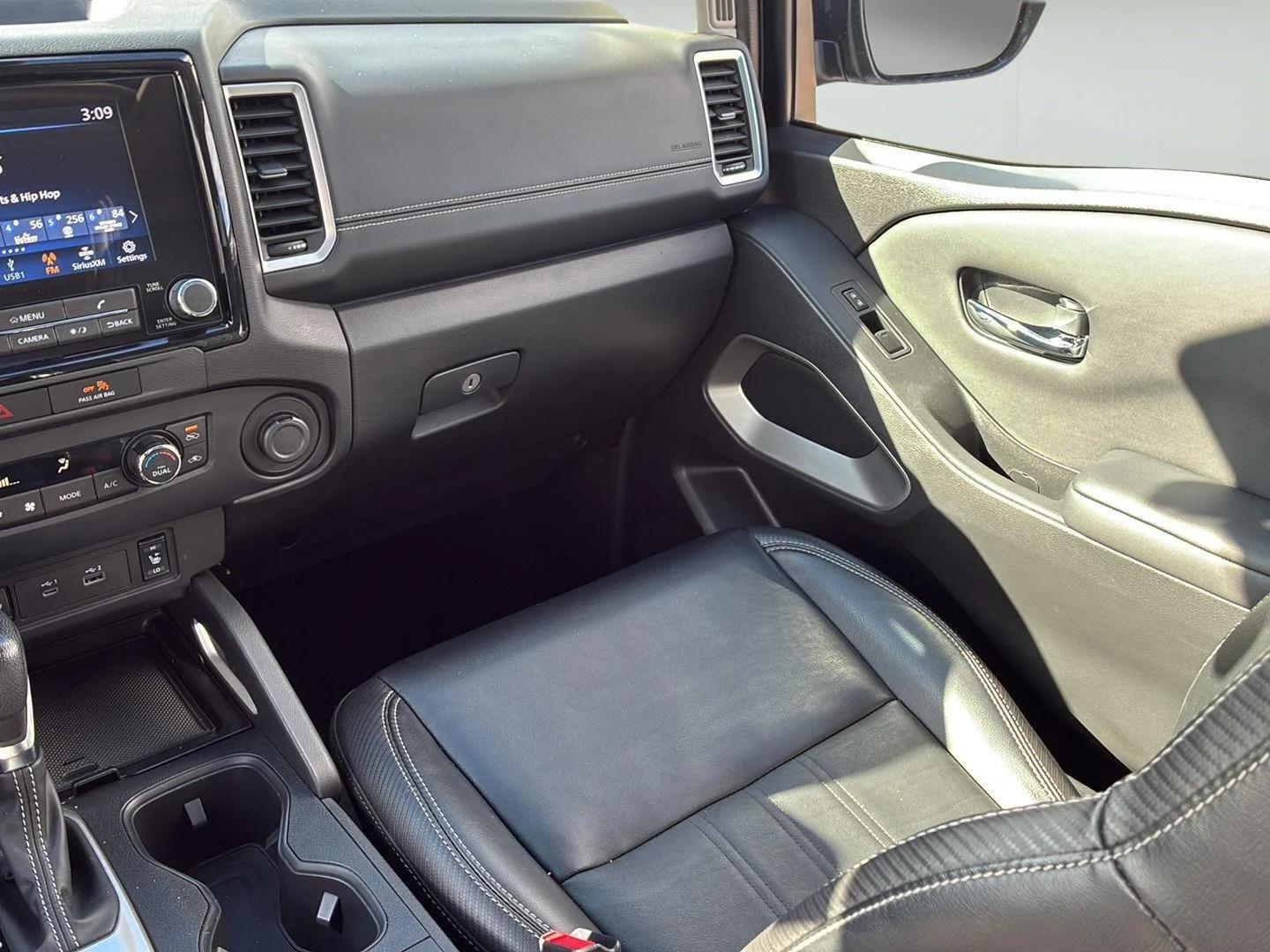Used 2023 Glacier White Nissan SV image 20