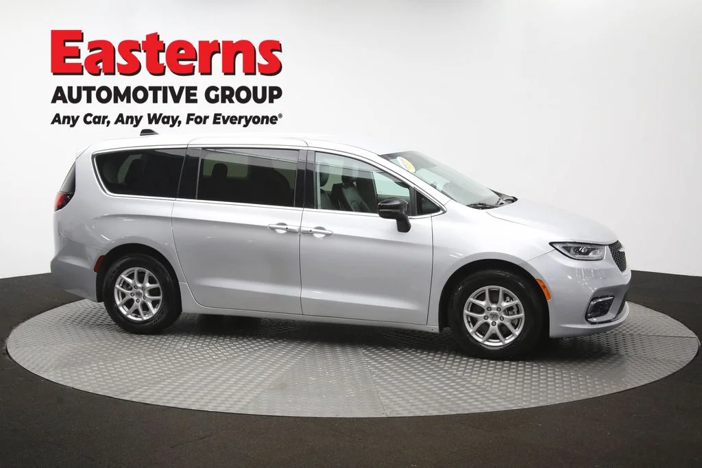 Used 2024 Silver Chrysler Touring L image 48
