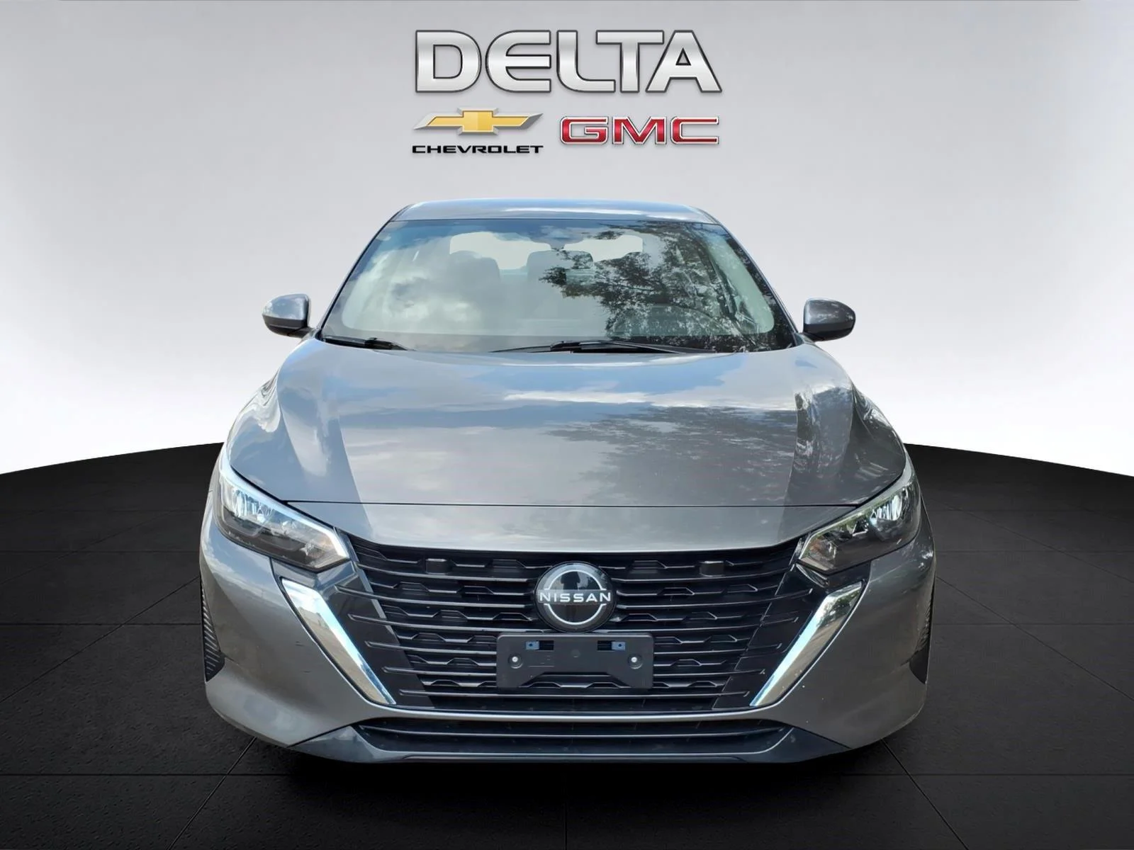 Used 2024  Nissan S image 8