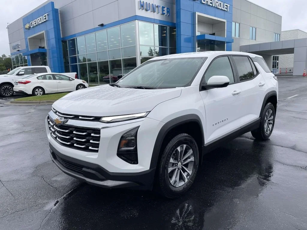 New 2027 Summit White Chevrolet LT image 3