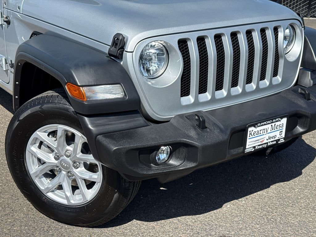 Used 2023 Silver Jeep Sport S image 6