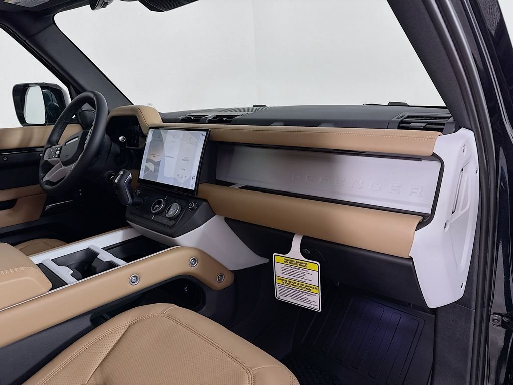 New 2026 Santorini Black Land Rover X-Dynamic SE image 25