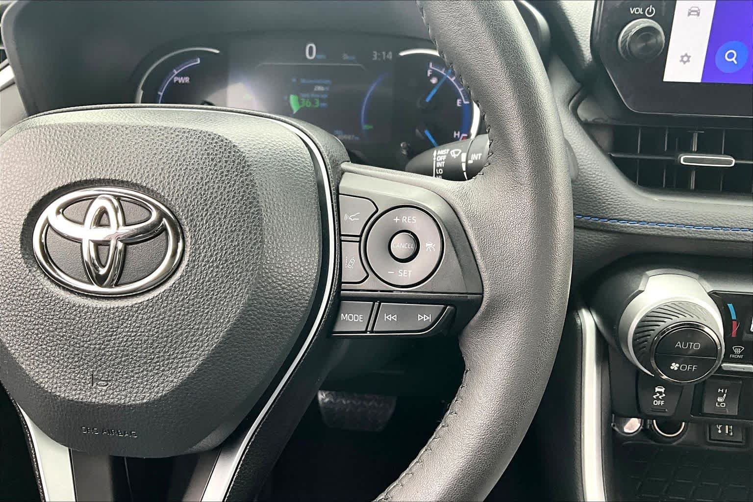 Used 2023 Wind Chill Pearl/Midnight Black Metallic Toyota Hybrid XSE image 25