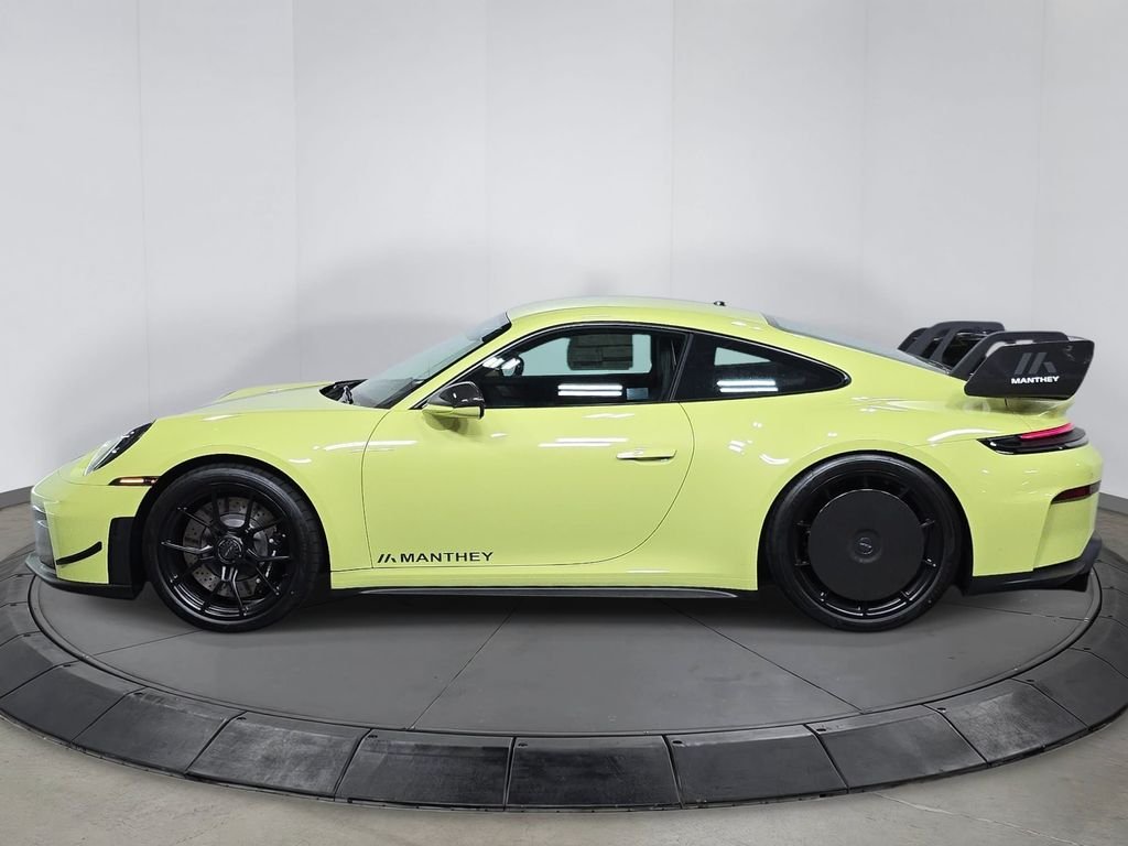 New 2026 Cartagena Yellow Metallic Porsche GT3 image 2