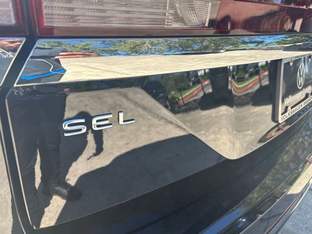 New 2026 Black Volkswagen 2.0T SEL Premium R-Line image 27
