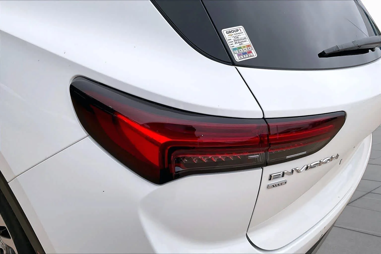 Used 2023 Summit White Buick Essence image 26